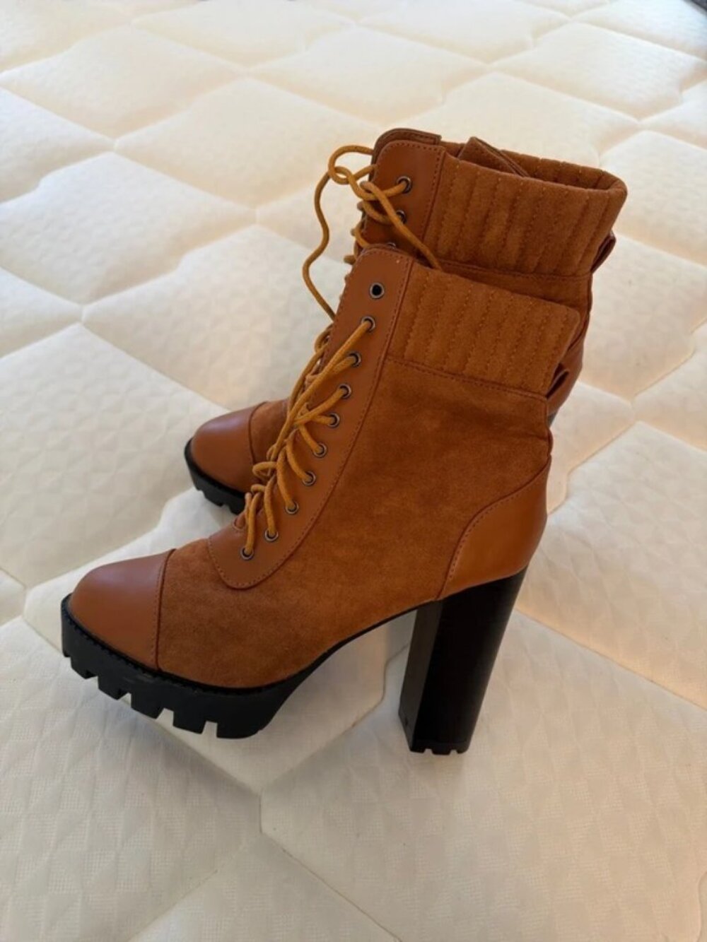 Botas de mujer Yoki - Talla 8.5 - Nuevas